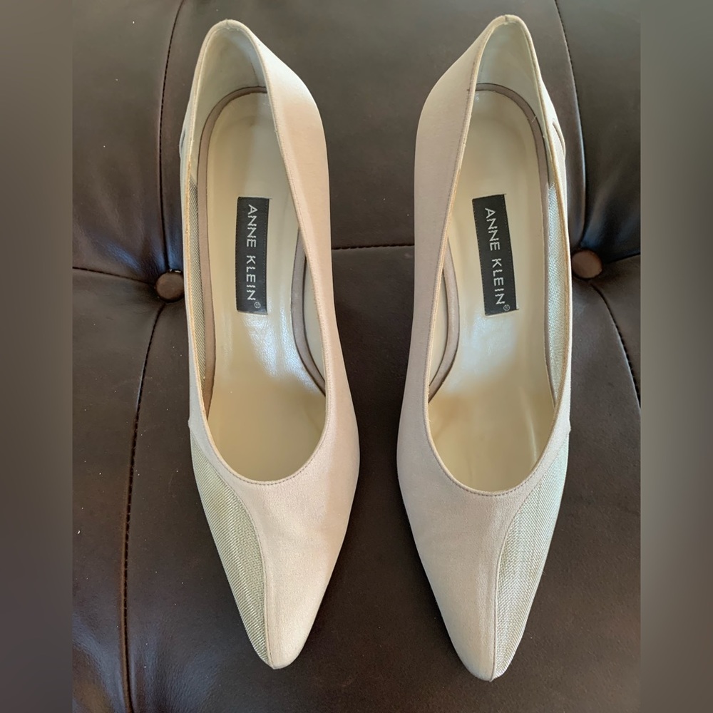 Anne Klein silver, mesh/Taupe Pumps